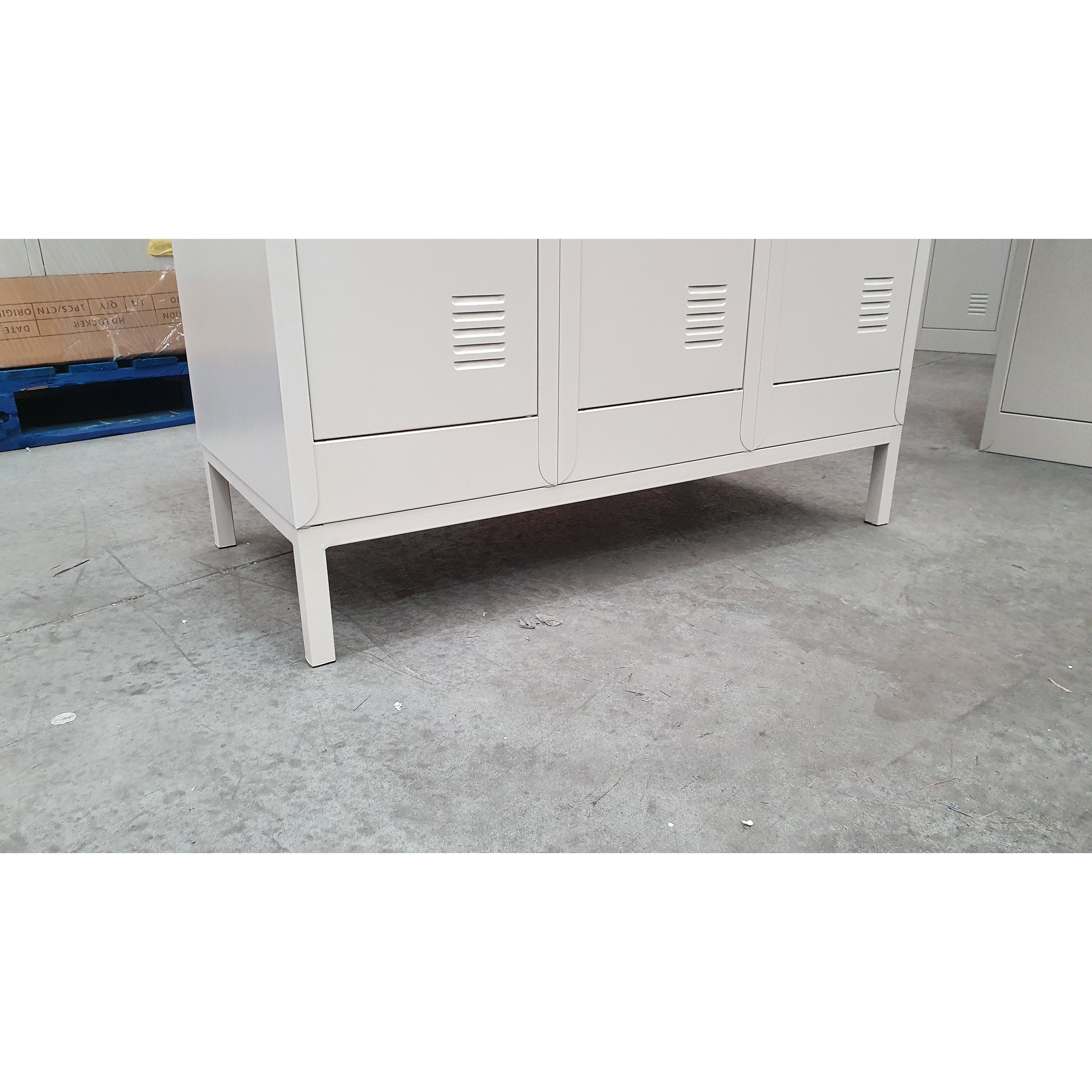 Locker Stand to suit Superior Metal Storage Lockers - 900W