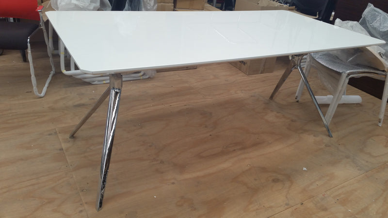 Forza Rectangular Desk