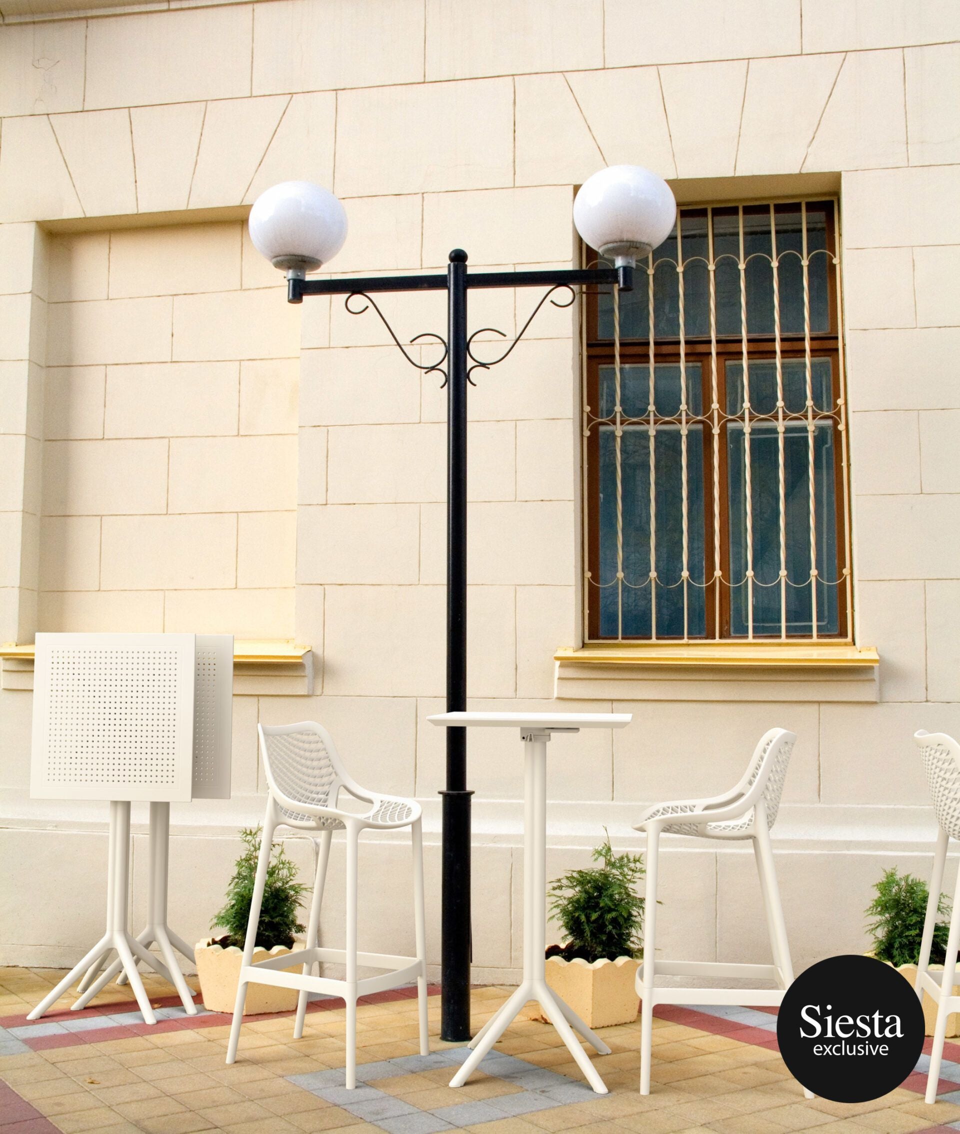 Sky Bar Table 3 Piece Set with Air 75 Barstools